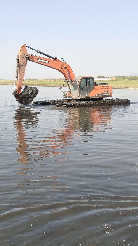 水陆两用挖掘机租赁公司是一家从事农渔白沙昌江周边水上挖机出租清淤