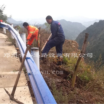 合宇道路设施波形护栏板规格生产高速护栏景区护栏防撞护栏