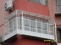 北京昌平回龙观不锈钢防盗窗安装小区防护栏护网定做断桥铝门窗图片4