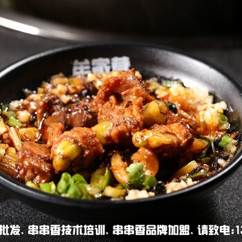 牟家巷小郡肝串串香冲破重重竞争，打造美食神话