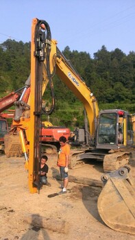 高速公路石方工程凿岩钻孔一分钟打一米推介挖机改液压钻机