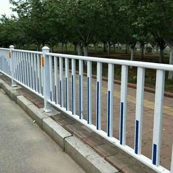 鹤壁道路护栏城市道路机非隔离带市政护栏厂家