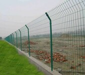 护栏网，机场围网，公路护栏网，铁路护栏网等河北安平安路护栏网厂