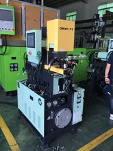 小型立式注塑机型号DRVC-7T/DRV4-10T适用于汽车连接器配件生产图片