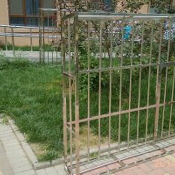 北京朝阳潘家园不锈钢防盗窗安装阳台防护栏护网安装