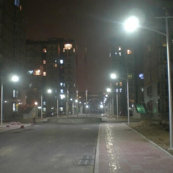 韶山市供應(yīng)太陽(yáng)能led路燈6米30瓦60瓦可定制