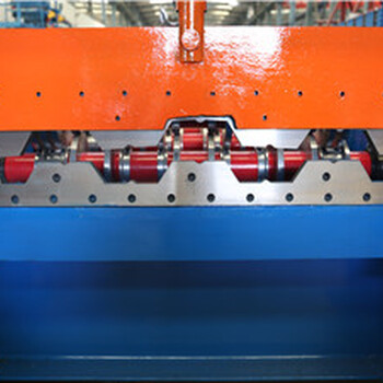 高配置750型楼承板设备彩钢压瓦机设备厂家