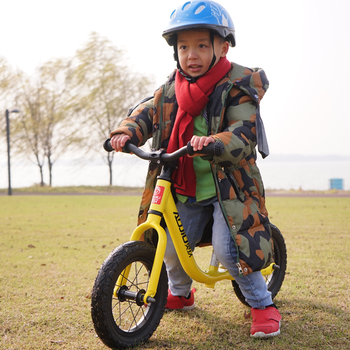苏州奥玖儿童平衡滑步车属于宝宝自己的童车