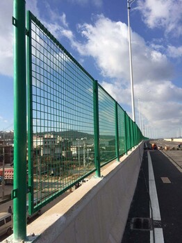 铁艺护栏-小区护栏网-工地护栏网-围墙铁栅栏-高速公路护栏网厂家