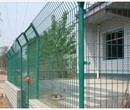如何防止护栏网遭受锈蚀，从而提高使用寿命呢？图片