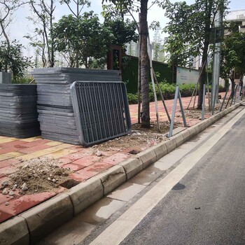 深圳甲型护栏道路中间隔离栏深标护栏生产厂家
