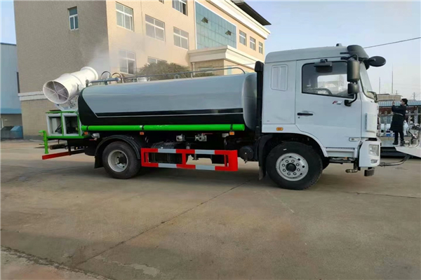 蓝牌2吨绿化洒水车