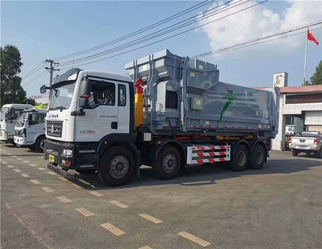 汽油3方钩臂垃圾车 东风天龙18方钩臂垃圾车