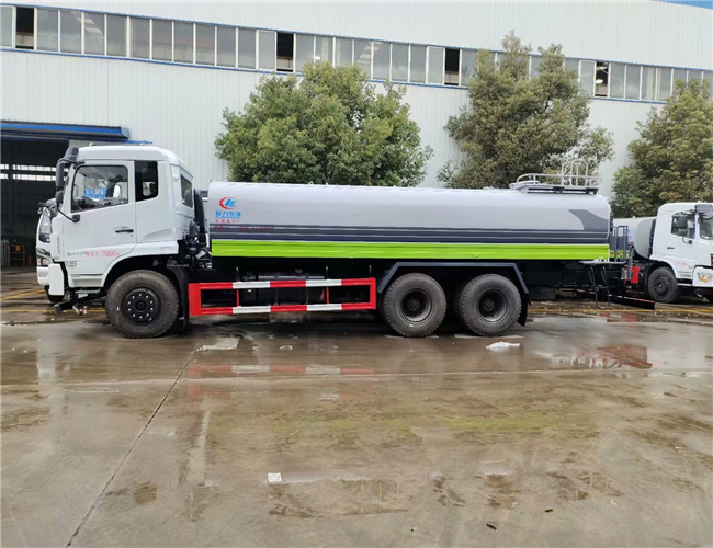 东风D915吨洒水车