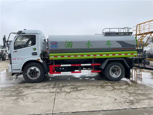 东风12方矿区抑尘车