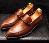 广州品牌皮鞋批发工厂直销招全国代理一件代发，货源稳定，品质保证