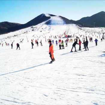 哈尔滨去平山神鹿滑雪一日游报价平山滑雪门票多少钱