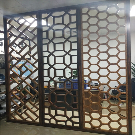 北京热转印木纹铝窗花镂空铝花格单板氟碳木纹铝窗花厂家