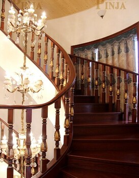 微弧形实木大别墅楼梯雕花贴金实木立柱款式双边弧形定制楼梯