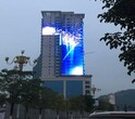 深圳LED格栅屏厂家价格led格栅屏与全彩led大屏幕有啥不一样