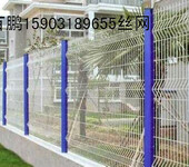 防城港、凭祥、合山厂家生产销售护栏网片双边丝框架三角折弯围栏防护网保证质量