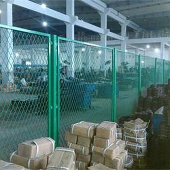 德興、吉安、井岡山廠家供應(yīng)道路防護公路護欄網(wǎng)浸塑低碳鋼絲框架圍欄網(wǎng)綠色鐵絲護欄