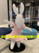 商场美陈玻璃钢华丽卡通兔子雕塑卡通动物造型定制雕塑价格