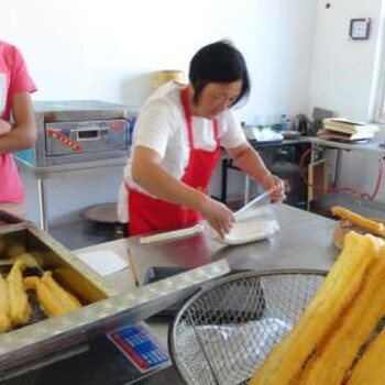 摆摊小吃酱香饼培训学校在哪里早餐早点培训