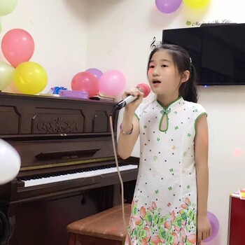 坂田新年新目标学唱歌，还没实现音乐梦还不来学吗