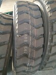 295/80R22.5钢丝胎块花载重卡货车轮胎图片1