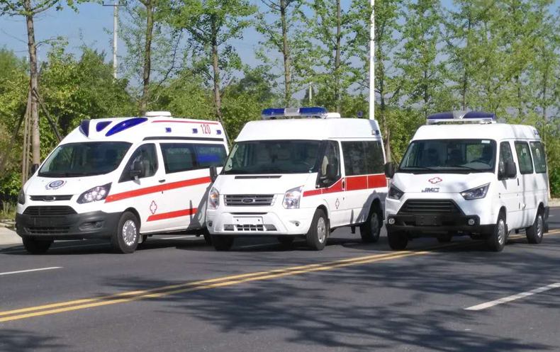 郭楞跨省长途救护车转运配多少钱