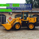 鏟砂石廠小裝載機(jī)在行走道路上的故障物小鏟車