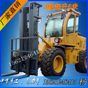 越野叉車山東什么品牌質(zhì)量好中首重工四驅(qū)越野叉車圖片