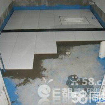 苏州吴中区卫生间改造-翻新》卫生间浴缸拆除——敲卫生间、贴瓷砖