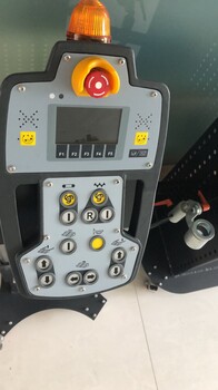 徐工903952RP601三一DTU9590ABG北京8820攤鋪機托輪護瓦