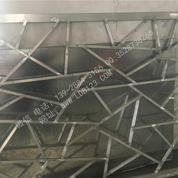 广东厂家设计生产各种花型铝花格铝窗花屏风隔断