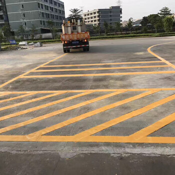 翠竹停车场划线、停车位划线哪家好