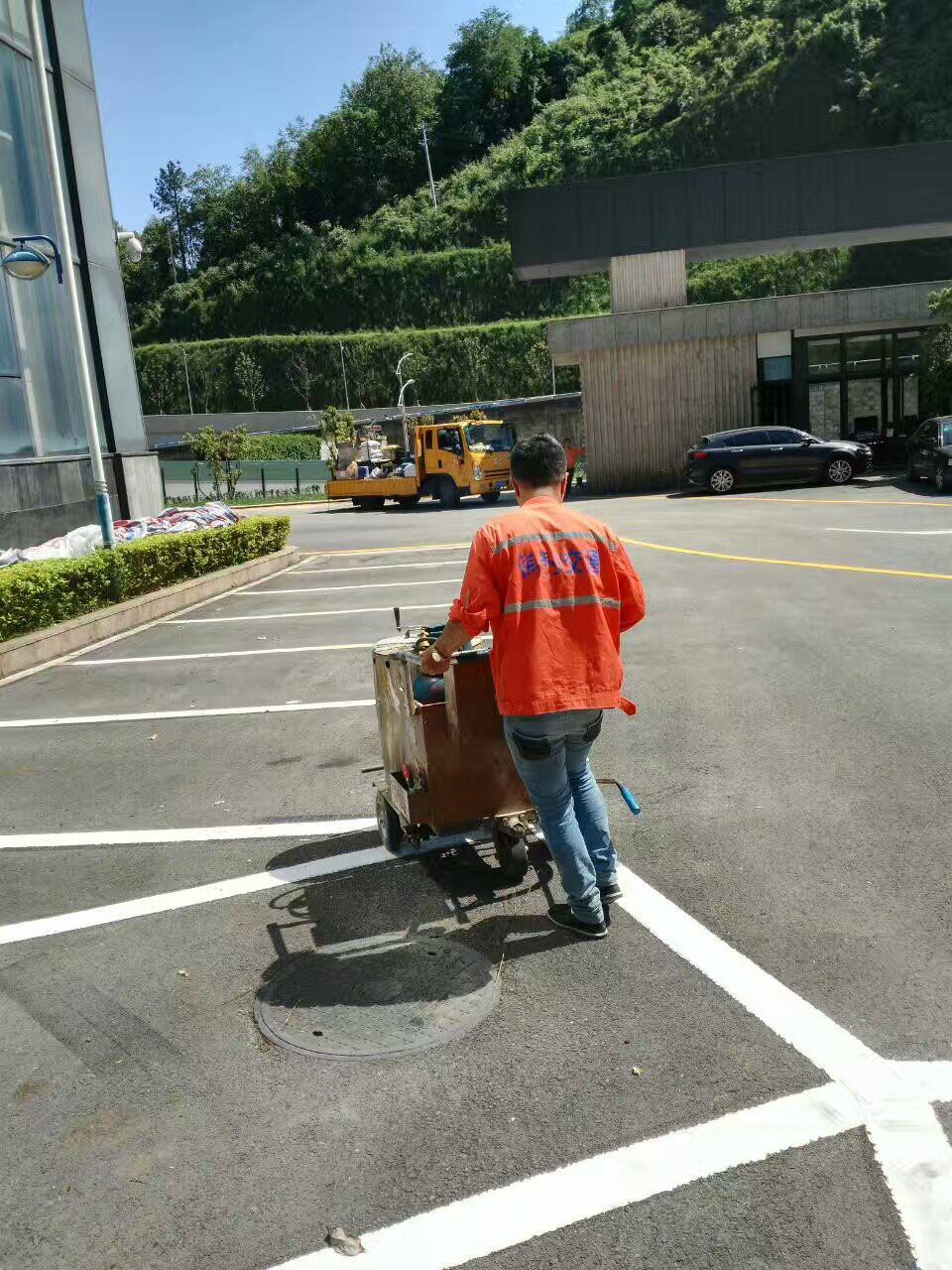 横岗停车位划线承包队龙岗区停车库划线承接南湾