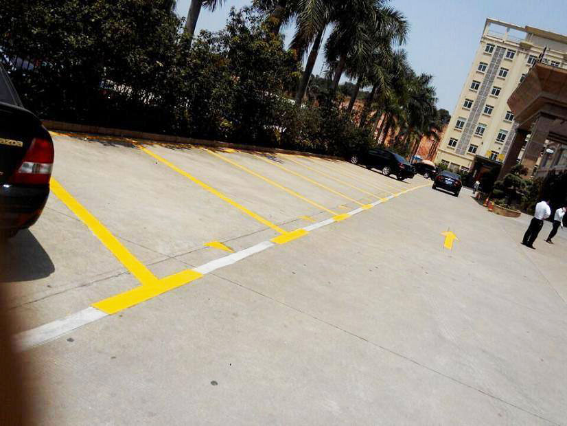 翠竹停车场划线、停车位划线哪家好