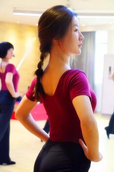 武汉短期形体礼仪培训班,女性优雅形体仪态礼仪气质课程