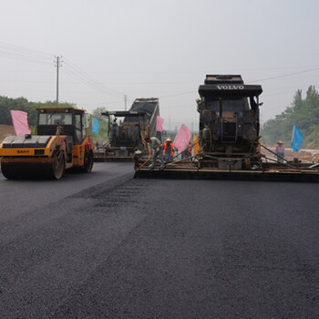 开封郑州沥青路面彩色防滑路面黑色沥青摊铺行业另先