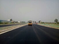 郑州中牟沥青拌合公司道路铺沥青，彩色沥青道路安全可靠图片5