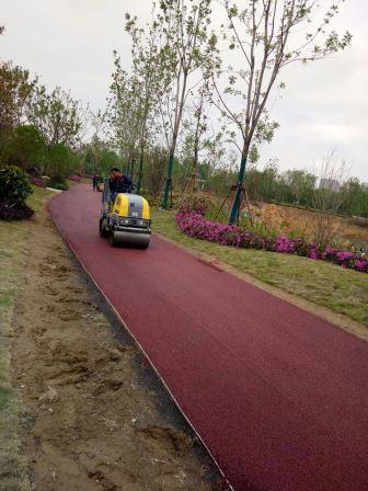 新鄭市瀝青道路鋪筑隊伍