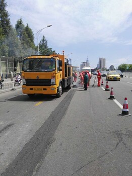 三门峡沥青道路综合养护车