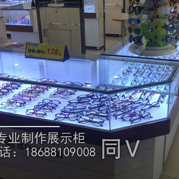 广安眼镜店柜台玻璃柜整店设计