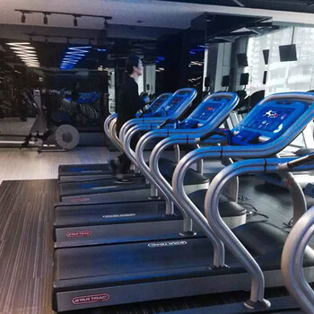 北京中健体育销售星驰商用跑步机，健身房设备