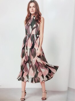 大氣上檔次婉楓歐美時尚潮流服飾品牌折扣女裝批發(fā)貨源