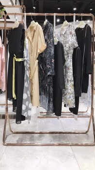 上海老品牌M·EASE莫語春夏色系清新淡雅品牌女裝折扣