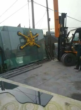 真空玻璃吸吊機(jī)山東玻璃吸吊機(jī)價格_山東玻璃吸吊機(jī)批