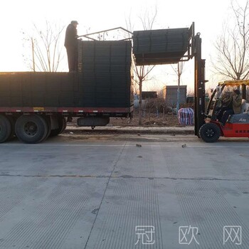 高鐵防護(hù)柵欄廠家,鐵路防護(hù)柵欄價(jià)格,鐵路防護(hù)柵欄報(bào)價(jià)